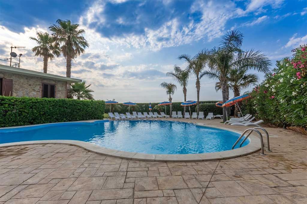 Il Geranio - Resort & Suites Acquedolci Zewnętrze zdjęcie